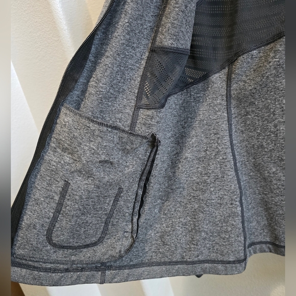 Roxy dri flight grey lightweight jacket, size large. - Picture 3 of 7